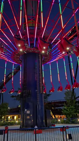 Saturday at Canada's Wonderland #themepark #canadaswonderland #windseekercanadaswonderland #skyhawk #slingshot #viraltiktokvideo #summervibes 