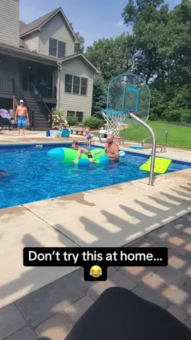 This was too perfect😂💯 #Pubity (Danielle Bolen via ViralHog)