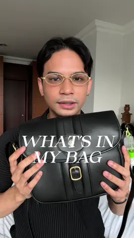 What’s in my Bally bag! 🖖 Btw kalo mau kembaran sama gue bisa dapetin di outlet Bally PIM 2 dan ballyoutlet.co.id! #serunyaditiktok 