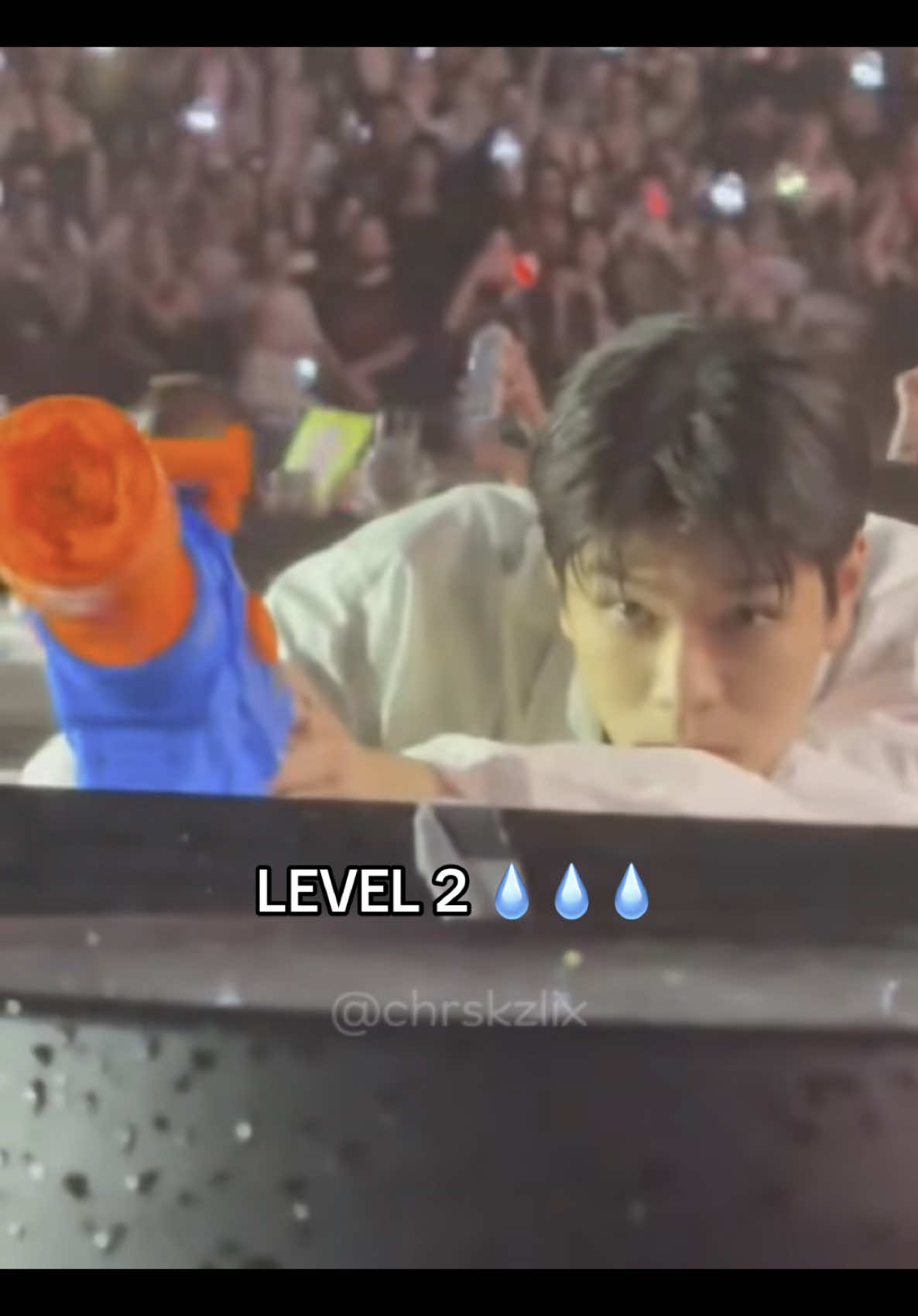 The way the level up the water game 🤣 Video Cr to owner  #straykids #스트레이키즈 #2min #seungmin #leeknow #hanjisung #hyunjin #straykidsedit