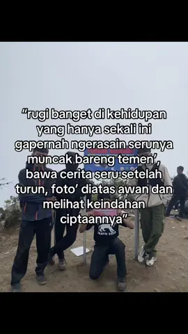 sesekali rayain bareng temen’mu #pendakigunung #gunungsumbing #sumbingviagajahmungkur #sumbingmountain 