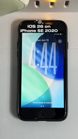 IOS 26 on iPhone se 2020 😍 #iphonese2020 #iphonese2 #se2 #ios26 #CapCut 