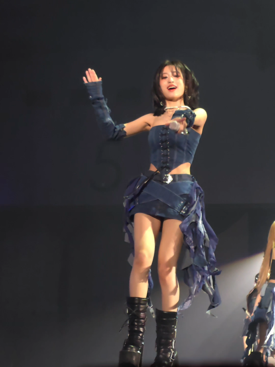 OMG RORA & AHYEON SAW MY BANNER🥹🦋🤍 #Rora #LeeDaIn #Ahyeon #babymonster #yg #jakarta #hellomonster @babymonster_yg 
