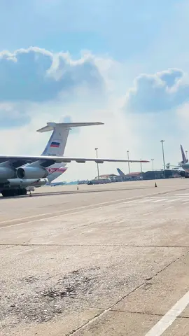 Máy bay vận tải IL-76 quân sự Nga có mặt tại Nội Bài 🇷🇺🇷🇺🇷🇺#noibaiairport #tiktoknews #côngviecmoingay #viral #aviationdaily #hanoi #boarding #nga 