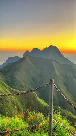Bukit avatar dengan sunset nya🏞️
