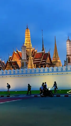 ภาพวัดพระแก้วยามค่ำคืนสวยๆ#วัดสวยเมืองไทย #เที่ยววัด #ไหว้พระ #เข้าวัดทําบุญ #วัดพระแก้ว #กรุงเทพมหานคร #thailand🇹🇭 #fyppppppppppppppppppppppp 