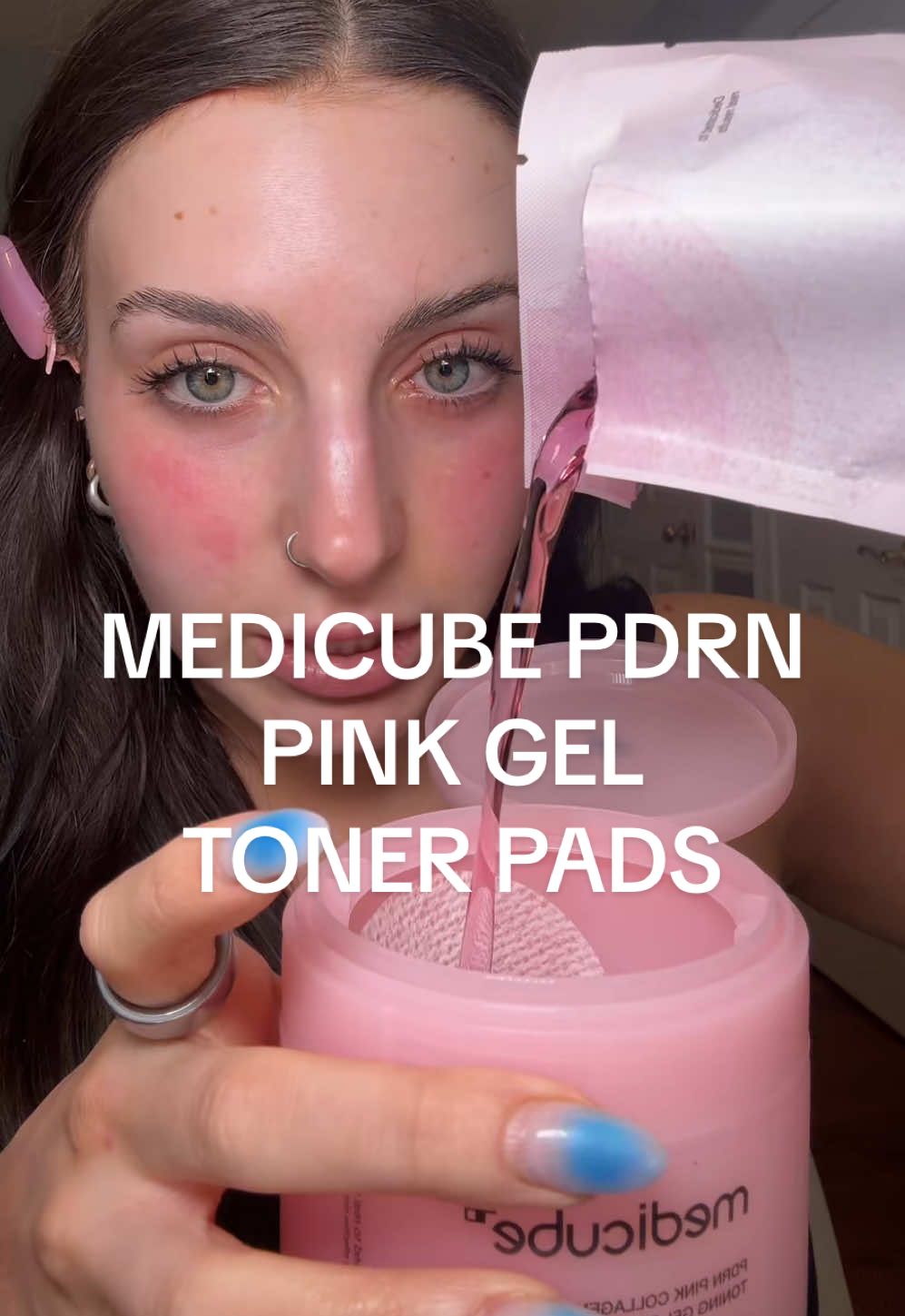 diy collagen gel toner pads? These come with the solution to pour on! PDRN collagen helps to: ✨ give a plumping effect to the skin ✨ soothe and refine skin texture ✨ support skins natural renewal process LOVE this line and love this new addition to it  @medicube global  #medicube #medicubegeltonerpad #medicubepdrn #medicubepinkpdrn #pdrn #pdrngeltonerpads #pinkpdrn #koreanskincare #kskincare #koreanskincareproducts #collagen #medicubecollagen #ttsbeautybesties #tiktokshopcreatorpicks #tiktokshopnewarrivals 