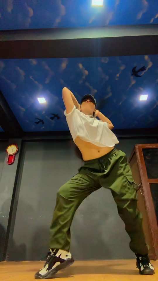 Mujhe mast mahol main jiney dey👿👑#;”!”;👑#fypシ #dancerlife #keepsupporting #ritsfam👑 #ritushrestha #ontrend #hiphopartist 