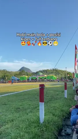 bisaaa dong😎#capcut_edit #fypp #rame #anakbola #cowobola #kiperterbang #reflek #kiperterbaik #pemaintarkam #tarkamkalbar #katakatabola #storybola #mainbola #infotarkam #bestkiper #sepakbolatiktok #kapuashulu #gacor #sepakbolaindonesia😊 #menyalaabangkuh🔥 