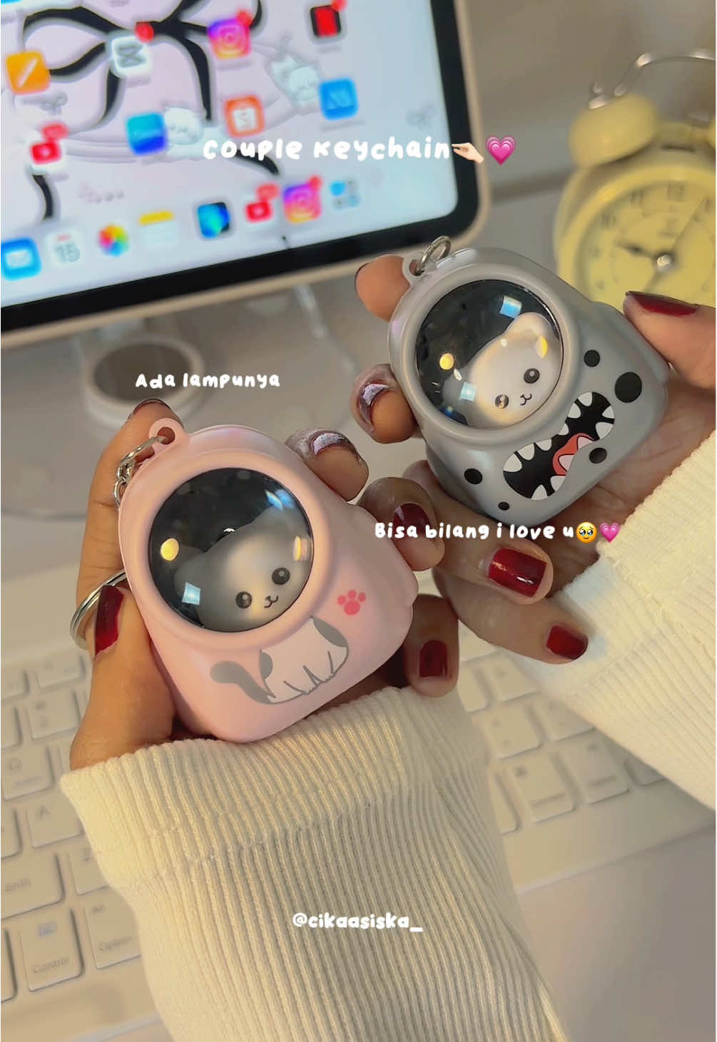 Couple keychain Ada lampunya dan bisa bilang i love you💗 gemess banget✨ #keychain #bagcharm #couplekeychain #couple #giftideas #baranglucu 