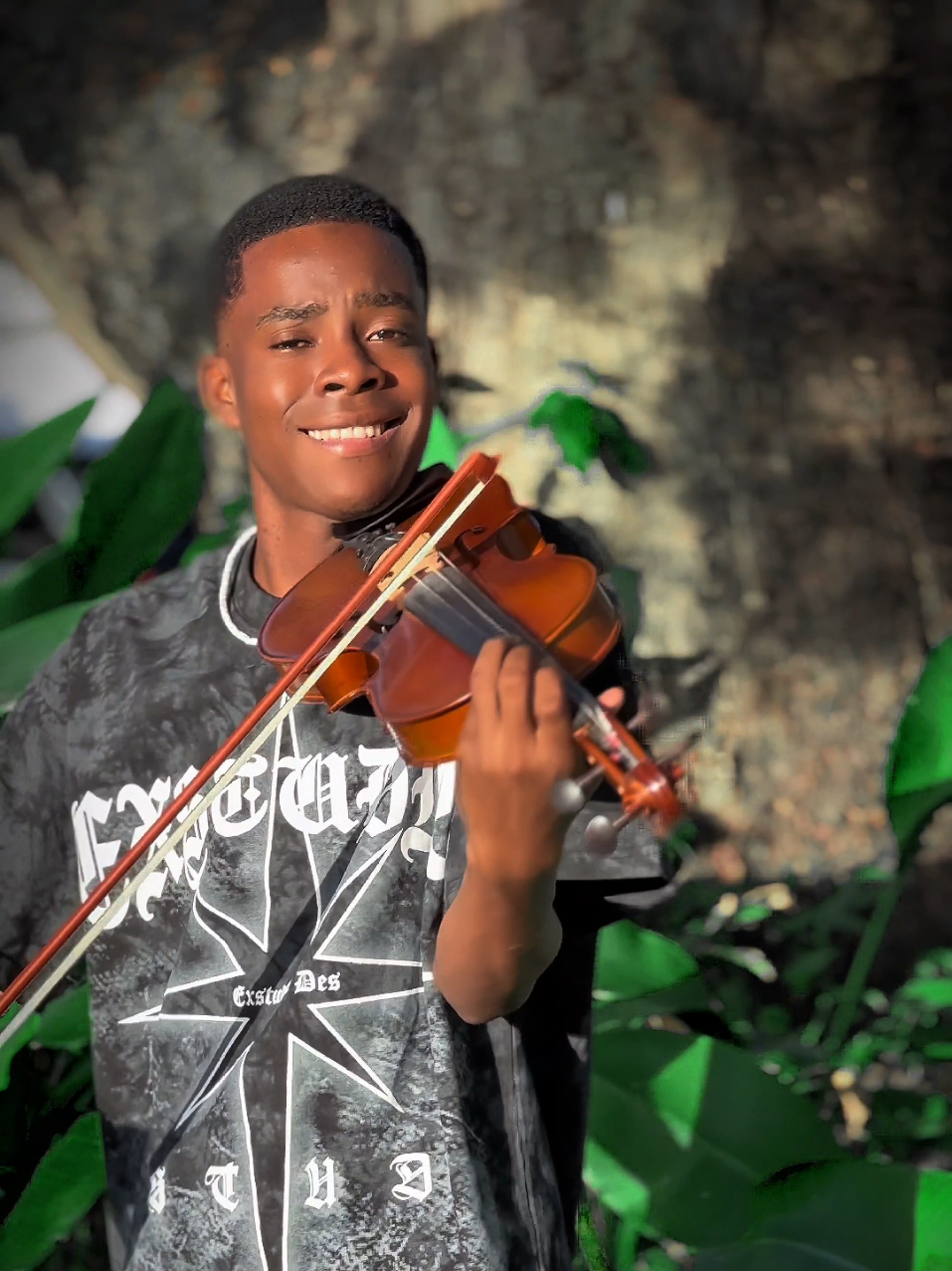 Pawa pawa🔥🌴 @Mbosso Khan  #mbosso   #trends  #star_violinist   #tanzaniatiktok 