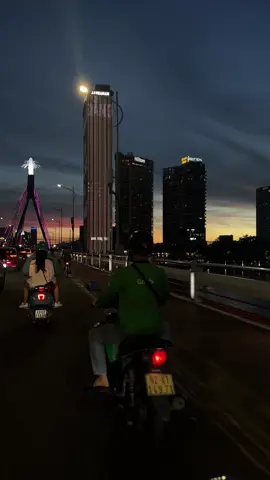 Anh đâu muốn xa con phố ta đã yêu #hoanghon #tamtrang #fyp #tiktokviral #danang #choanhnhe 