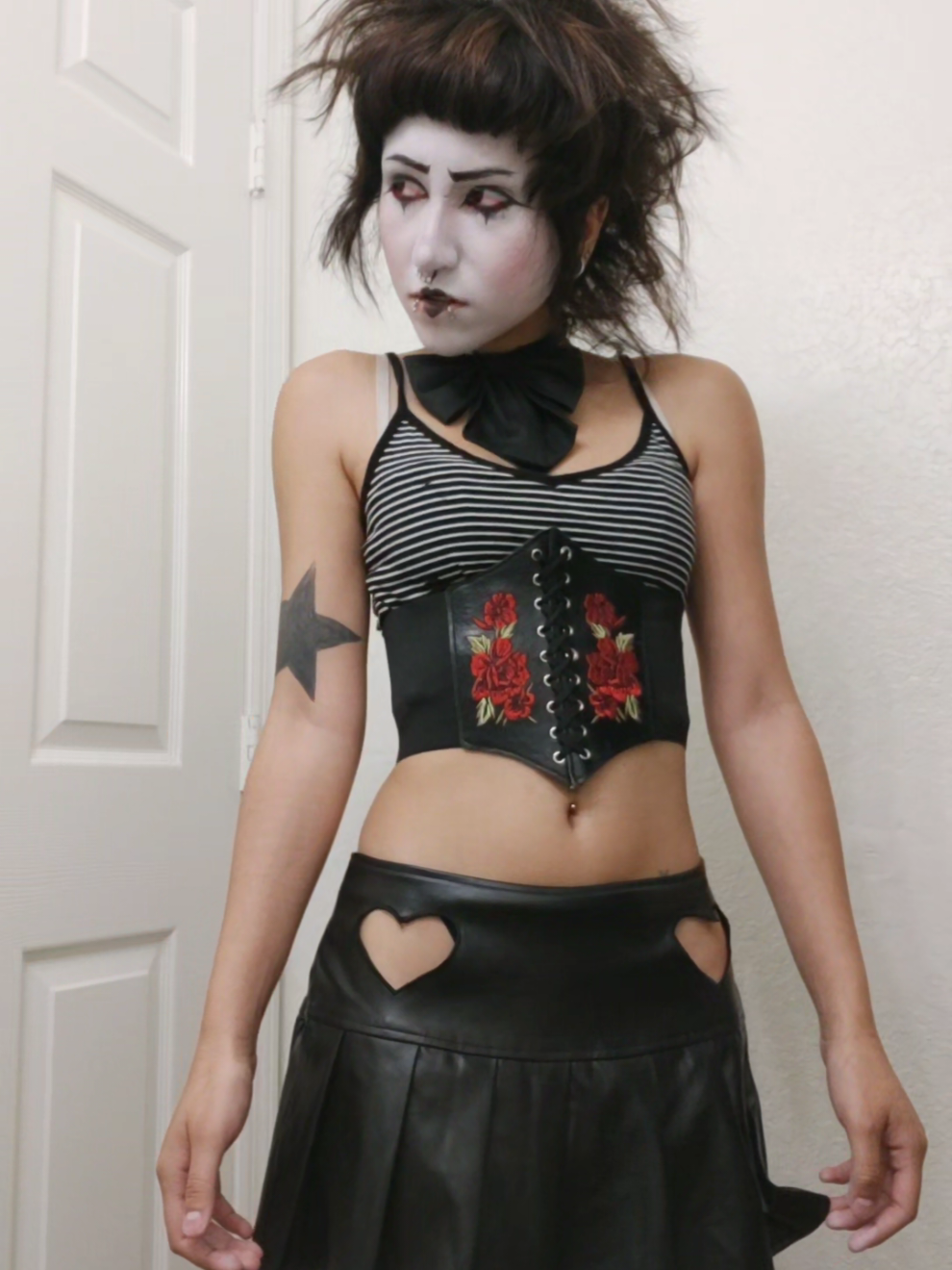 #goth #gothgirl #gothic #gothtok #gothmakeup #gothfashion #gothicstyle #tradgoth #model #tattootiktok #tattooartist #tattoolover #tatted #tattootok #tattoogirl #tattedup #tattooartistsoftiktok #alt #alttiktok #alternative #altgirl #alttok #altfashion #alternativegirl #altmakeup #alternativefashion #clown #clownmakeup #clowns #clowncheck #clowningaround #mime #mimes 