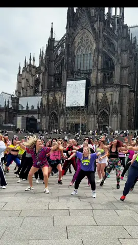 Wochenende in Köln💃🇩🇪 У Кельні не занудьгуєш!😅 #köln #lebeninköln #kölnwochenende #wochenende #tanzeninköln #kölnzumba #zumba #videoköln #kölnvideo #vodeografköln #kölndeutschland #кельн #українціукельні #життяукельні #життяунімеччині