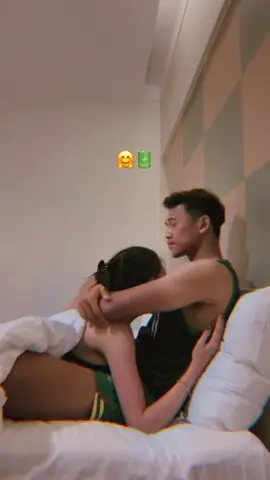 sedang mengisi baterai🤫