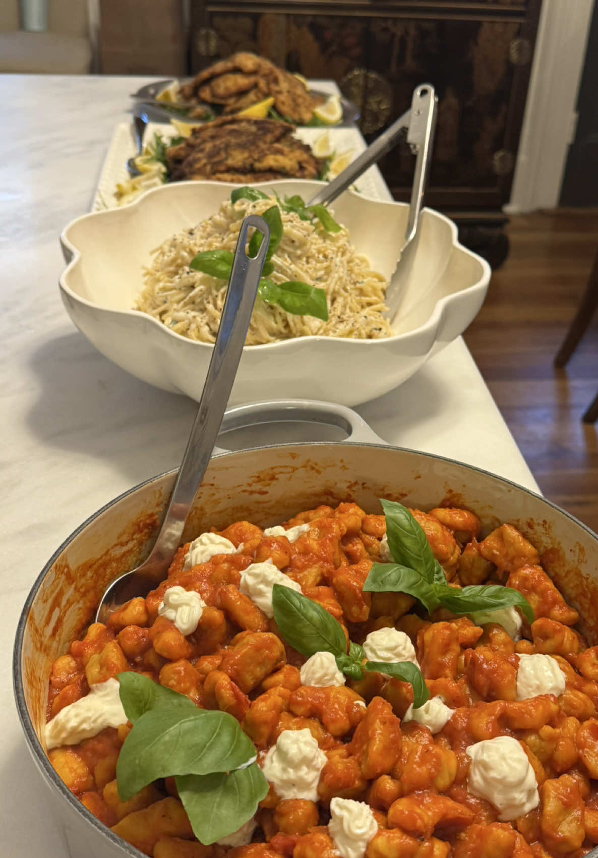 Day in my life private cheffing my first 12 person dinner party 👩‍🍳🩷 #dayinmylife #dayinthelife #diml #privatechef #personalchef #raleighprivatechef #privatecheffing #dinnerparty #spendadaywithme 