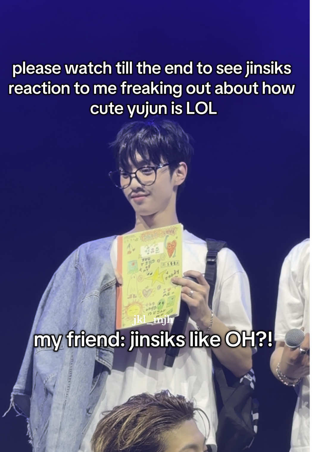 I was using my inside voice guys… am i wrong though?! He’s so adorable. what a wholesome interaction😭😭😭🫳🫳🫳 #XIKERS #싸이커스 #JINSIK #진식 #유준 #YUJUN #roadtoxy_in_us #Enter_the_Gate#selfie#photocard#fan  #concert #fyp #LA #losangeles #xikersroady #kpop #kpopfypシ 