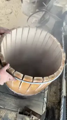 How barrels are made (🎥: YT/tviy_bondar)