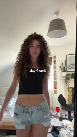 day three probs my fav to be honest 🤗 #hair #curly #curlyhair #curl #volume #Summer #curlybybeth #definition #curlz 