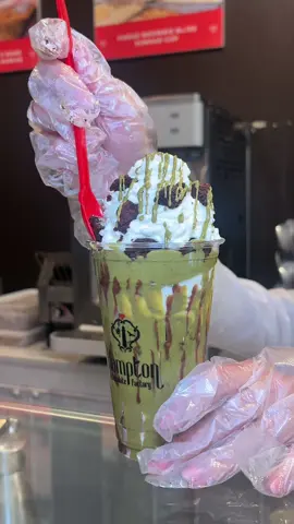 on some sunday’s i love to get my fav dubai chocolate brownie sundae. when in tampa you must try @Hampton Chocolate Factory 🏭  #fyp #foryoupage #tampafl #tampainfluencer #viraldessert #hamptonchocolatefactory #contentcreator #viral #xybzca 