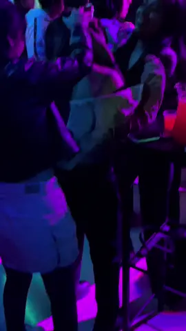 Fiesta para fingir #estadosparawhatsapp #estados #parafingir #video_viral #discoteca 