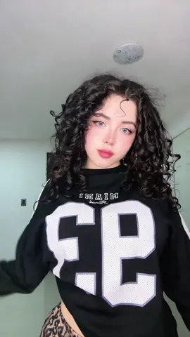 Ig: neveskax 💋 #fyp #girls #curlygirl #curlyhair 