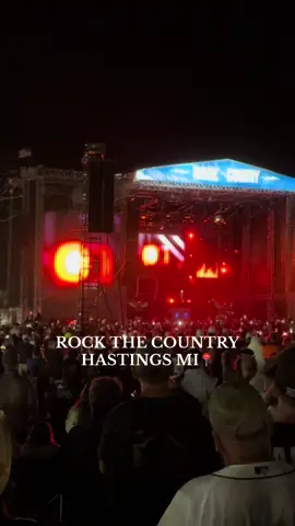 To experience this in your hometown is WILD🤘🏼❤️🤍💙🤘🏼 #kidrock #fyp #festival #rockthecountry #hastings #michigan @Kid Rock 