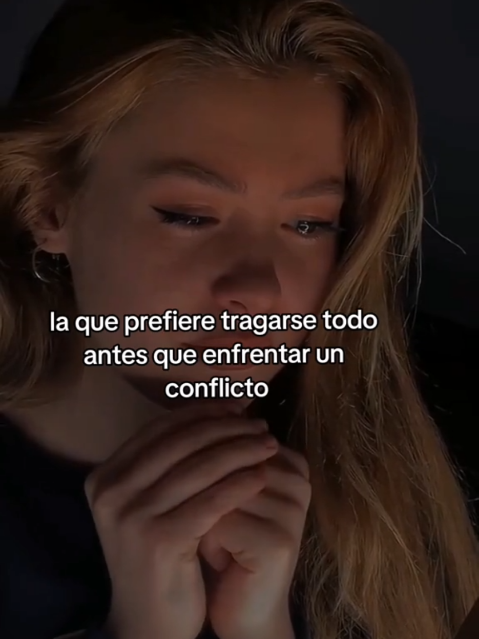 💔 Si aprendiste a callar desde niña para no incomodar… 💭 Si te cuesta decir lo que sientes sin sentir culpa… 🧸 Si cargas con un dolor silencioso que nadie ve… Este no es solo un video. Es un llamado. Tu niña interior está pidiéndote que la escuches. Ya no tienes que seguir tragándote las lágrimas. Ya no tienes que seguir haciéndote la fuerte. 🌷En el link de mi perfil te espera una guía que no solo te acompaña, te transforma. Una guía para soltar la culpa, sanar tu herida, volver a tu verdad. Porque tu voz importa. Y porque mereces una vida donde puedas ser tú. Libre. Segura. En paz. Haz clic. Empieza a sanar. No estás sola. Te ama la abu 🧓🏼 ❤️‍🩹 #constelacionesfamiliares #heridasdelainfancia 