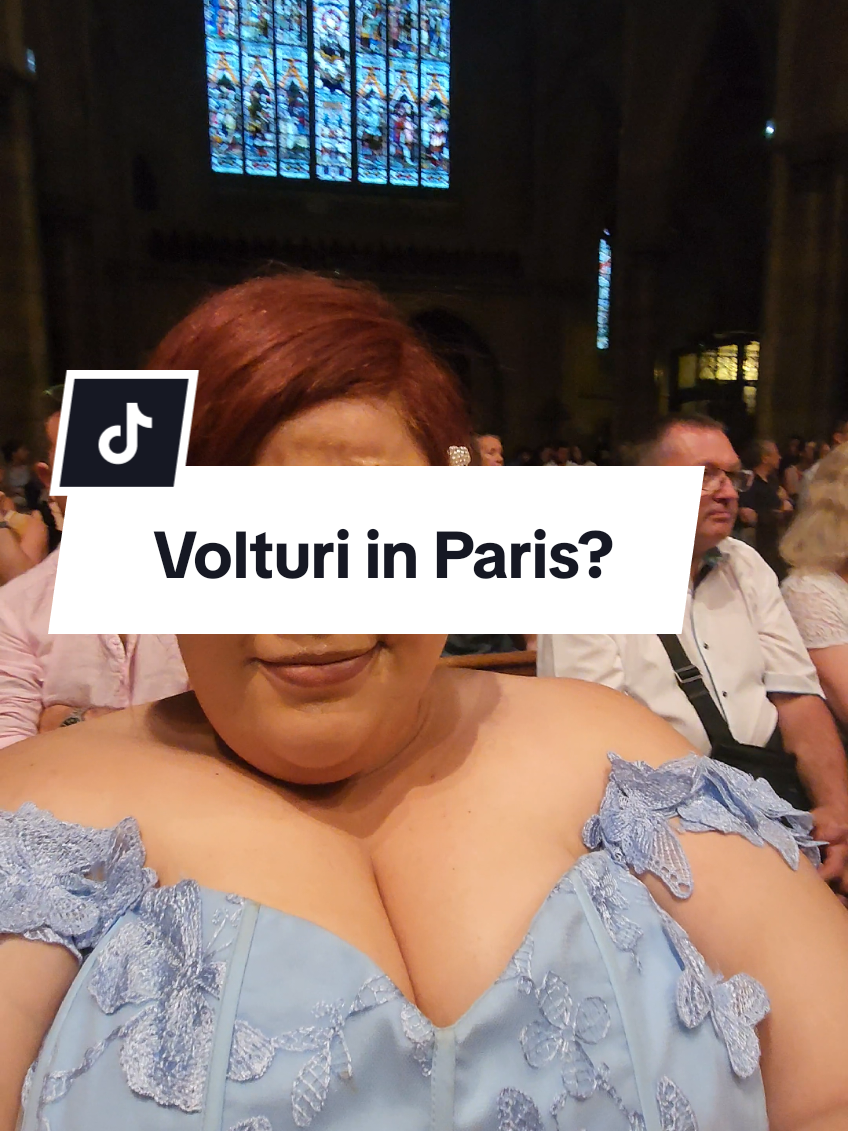 Volturi feast or unforseen delay?? I was a lil nervous Aro was about to pop out but figured we're fine in France....right?? #livinginparis #americaninparis 