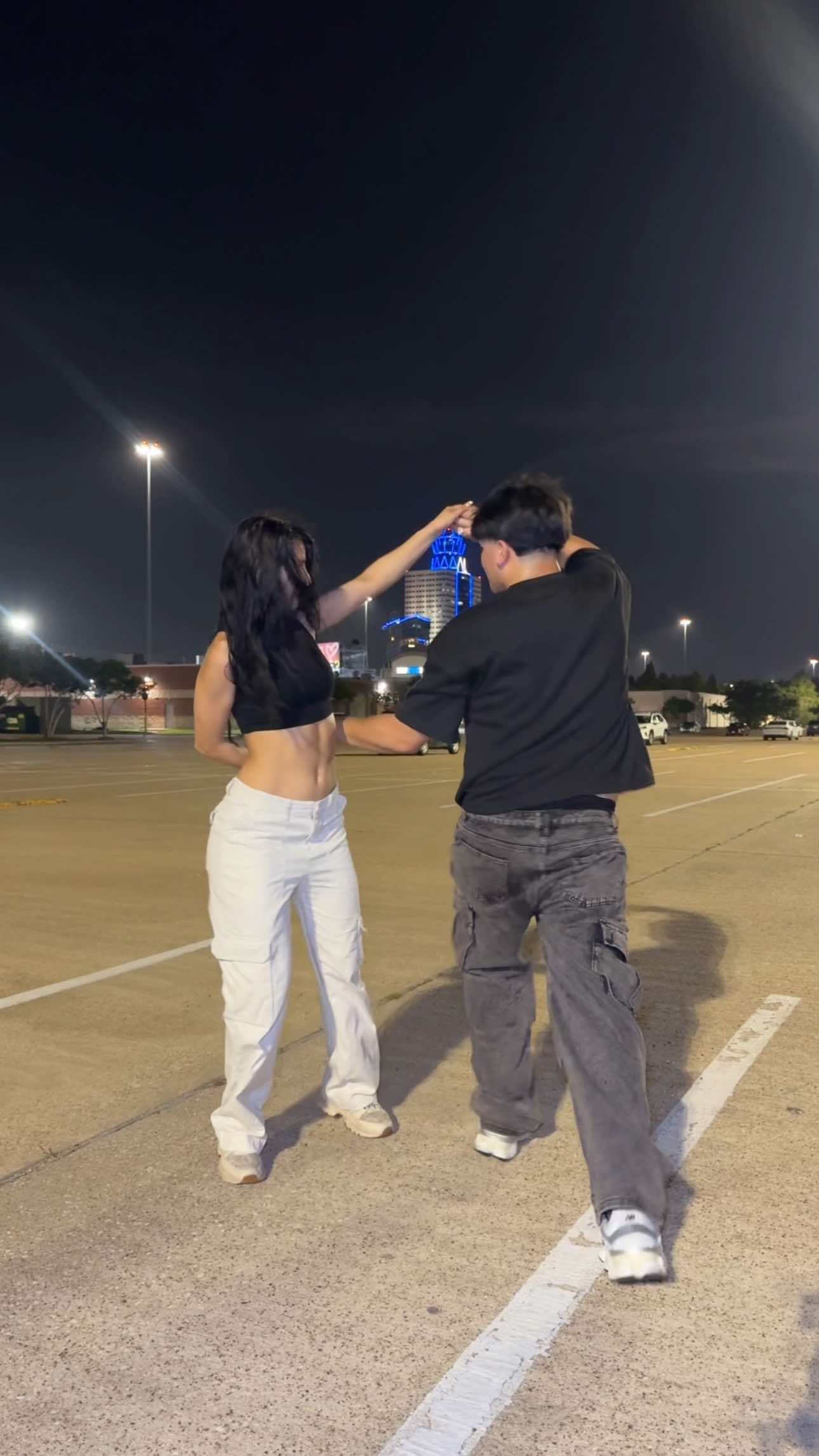 Oye Mujer 👀🤍 #fyp #foryou #foryoupage #fypシ #viral #Cumbia #cumbias #cumbiasonidera #oyemujer #fy #4u #baile #bailes #fypシ゚viral #mexico #trending #bailesorpresa #trend #bailestiktok #tiktokviral #baileschingones #parati #paratii #paratiiiiiiiiiiiiiiiiiiiiiiiiiiiiiii 