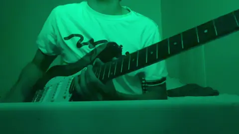 You are the right one - Sports  #guitarra #eletricguitar #🔥 #internacional #foryoupage 
