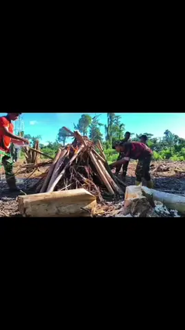 Tetap Semangat lawan teriknya matahari#fyppppppppppppppppppppppp #manokwari_papuabarat #manokwaritiktok #yonif805ksw #pen805 #fyp 