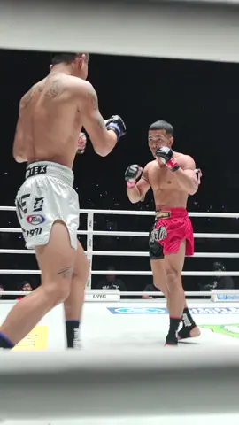 SPINNING ELBOW KO 😱💪 Thway Lin Htet showed up in STYLE 😎