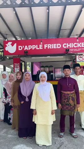 Yak yak yeyyyyy‼️ Jom ramai-ramai ke D’Apple Fried Chicken Tumpat dan nikmati menu-menu kami. Sedap sedap blako 😋  #support #supportlocal #localproduct #friedchicken