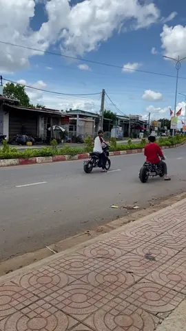 vỡn thoii🤡 #xedien #drag #viral #xediendovietnam #cujutdaknong #xechaytiktok 