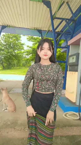 #လက်တွေမြှောက်ရအောင်🤚🤪 #မျက်စိမနောက်ကြေး😂😂 #ချစ်စရာလေးမလား🙈 