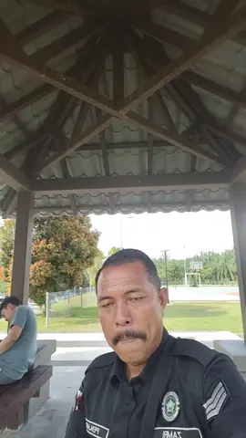 Biarkan Aku....ku terus senyum.
