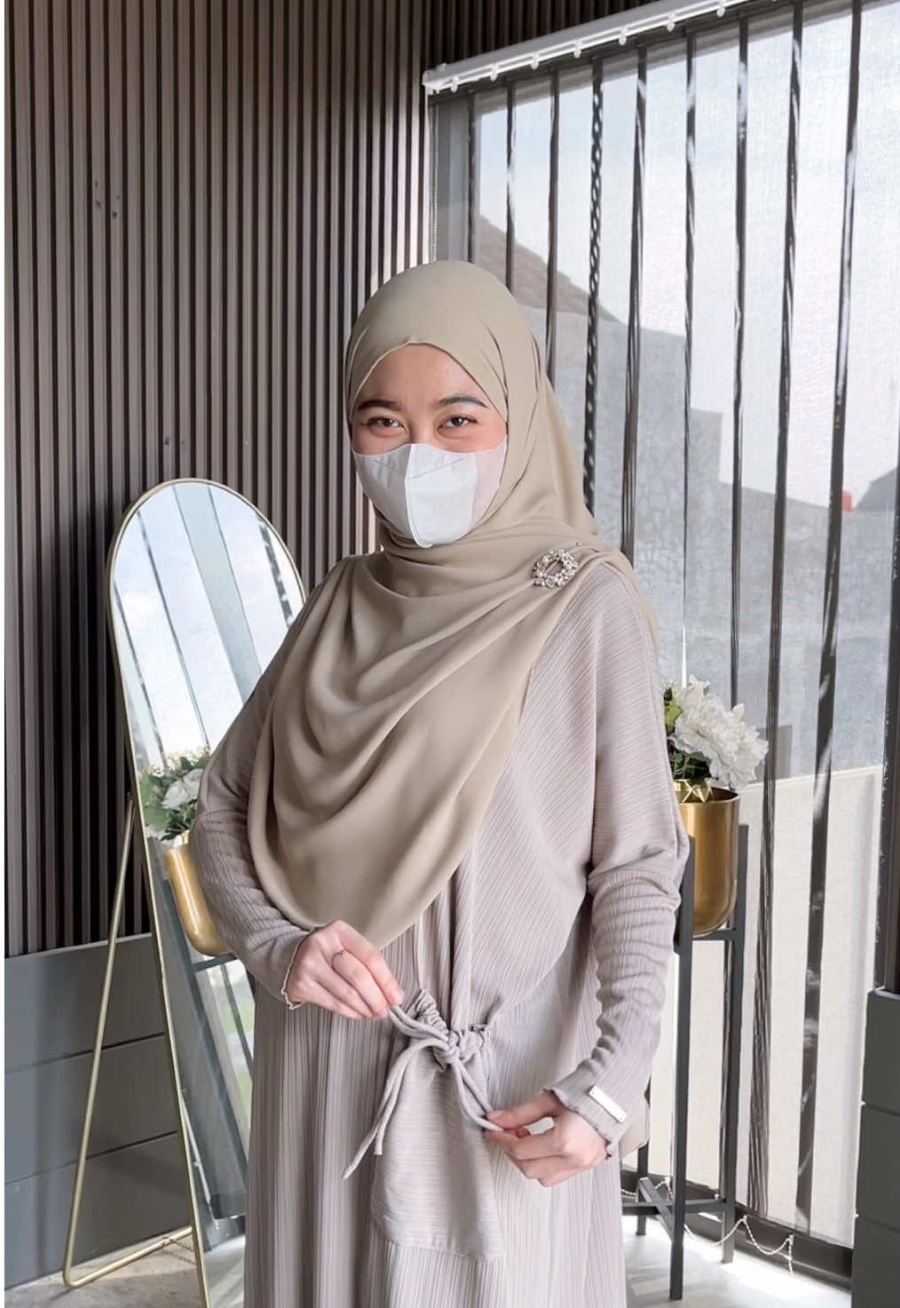 Outfit cutesy 🥰💗✨ Siapa nih yang masih belum checkout Belluna Abaya??? buruan co di keranjang kuning, biar kembaran sama minve 🤭🤗🥰 #levezeinofficialstore #gamisdaily #abayagirls #abayastyle #abayaknit 