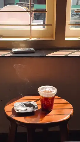 Pak Sapardi, aku hanya ingin ngopi dengan sederhana di bulan Juni.” make me succeed, god. Masih ada harapan orang tua yang belum tercapai, masih banyak plan yang harus diwujudkan, dan segelas americano di pagi hari itu, menjadi pengingat bahwa perjalanan hidup ini belum selesai