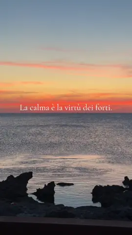 A volte non è necessario sistemare tutto. Basta iniziare da dove siamo. Nel caos c’è spazio per il cambiamento. E anche una stanza in ordine può diventare la premessa di un nuovo inizio. 🌅 
