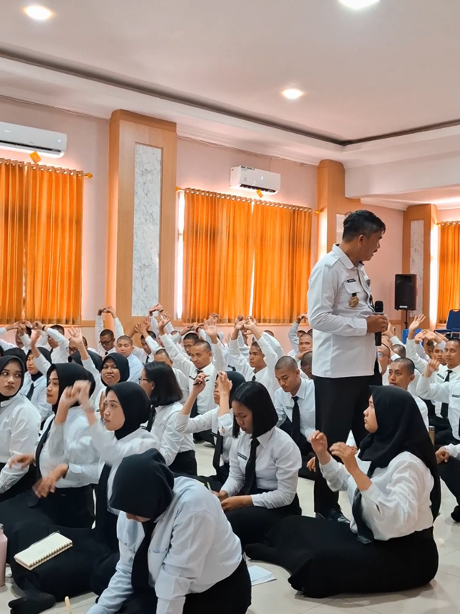 Antusias dan keaktifan CPNS Ditjen PAS Sulawesi Tengah sangat terlihat saat Kepala Bapas Kelas I Palu memberikan materi tentang pengenalan Tugas dan Fungsi Bapas ✨️ @KANWIL DITJENPAS SULTENG @Ditjen Pemasyarakatan @Kemenimipas RI  #kemenimipas #pemasyarakatan #bapas #fyp 