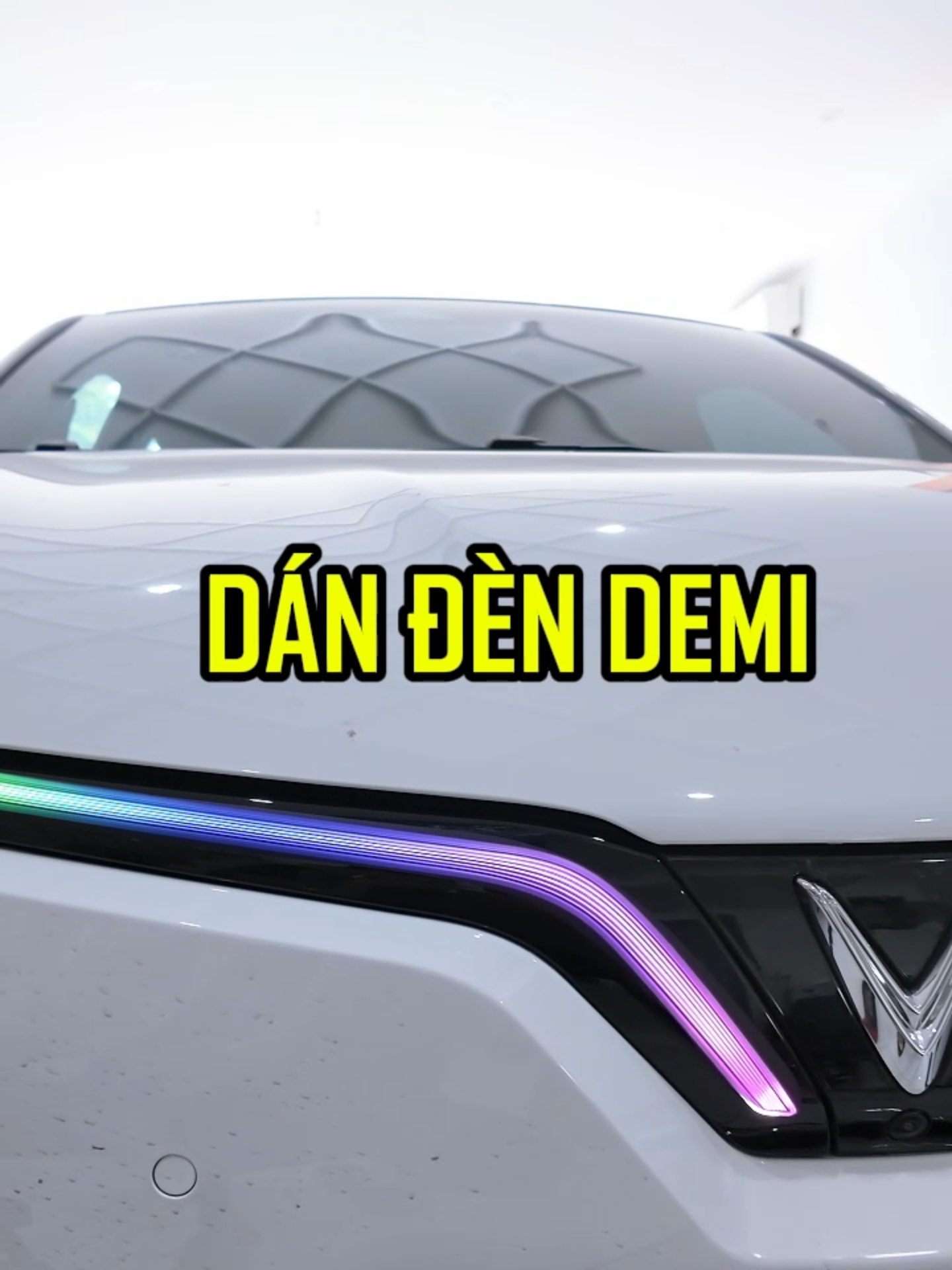 Chỉ 100k có bộ dán đèn demi độc lạ, đi đêm siêu đẹp nhé anh em #danxe #demi #dendemi #vinfast #vf6 #doimau #trendcar