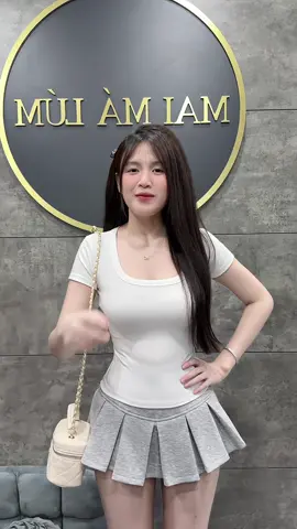 Áo cổ vuông xinh