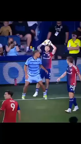 player lose control 🤬 #football#fifa#fyp