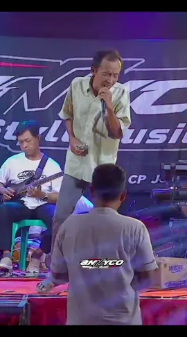 Makasih pak sudah menghibur yang Nyawerrr..🙏😀 #annycomusik  #terpaksa  #fypシ  #soundviral  #orkespati  #orkesjepara  #infoorkesjepara  #ojingjepara  #ojing  #infoorkespurwodadi  #viral  #fyp  #dangdutviral  #lucu 