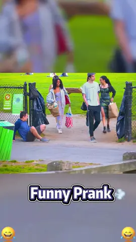 Funny prank #fyp #tiktok #Foryou #sofunny #funny #prank #funnyvideos #viralvideo 