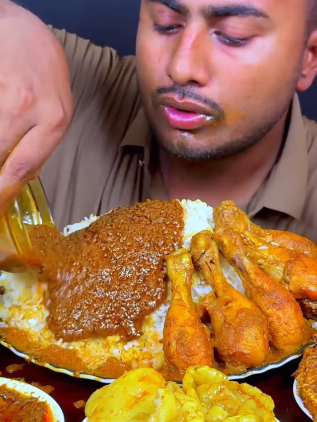 nasi kuah dan ikan yummy sekali 🤤 #asmr #mukbang #viral #foodeatingshow #1M #fypviralシ #fyp #foryou #foryoupage #chineseeatingshow #eatingshow #asmr #fyp #jangkauanluas #semuaorang #asmrviral #mukbangasmr #4u 