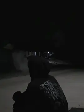 Salut untuk pria yang masih berusaha memperbaiki dirinya sendiri, sendirian. Bahkan melalui kekalahan dan rasa tidak hormat. kamu adalah seorang pemenang.