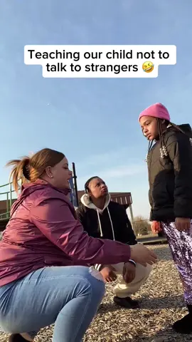 Funny Stranger Danger Test 😂😂🤦🏼‍♀️ #strangerdanger #kids #toddlersoftiktok #test #parenting #parents #LifeHack #parenthack #reaction #funny #humor #fyp 