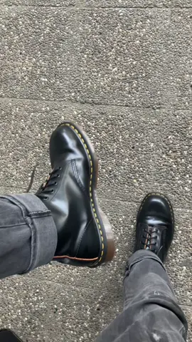 Dr Martens 1460 Made in England #drmartens #drmartensboots #drmartens1460 #docmart #docmartens #sepatudocmart 